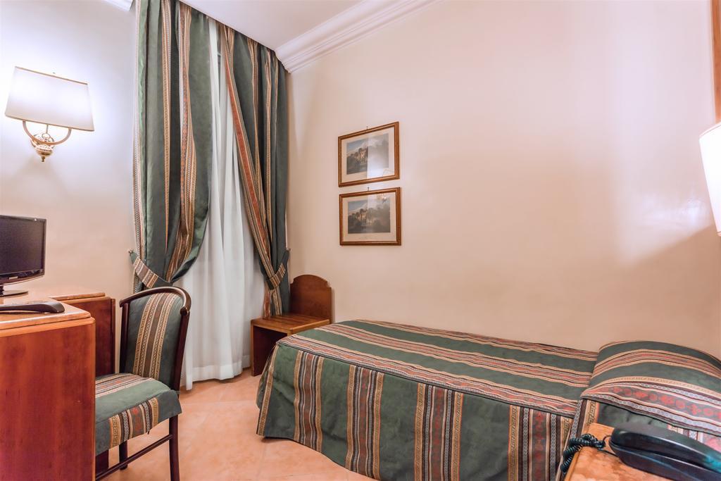 Raeli Hotel Noto Róma Kültér fotó