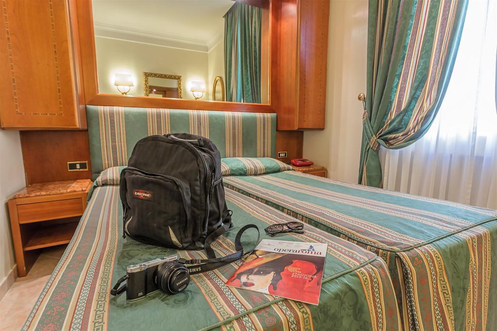 Raeli Hotel Noto Róma Kültér fotó