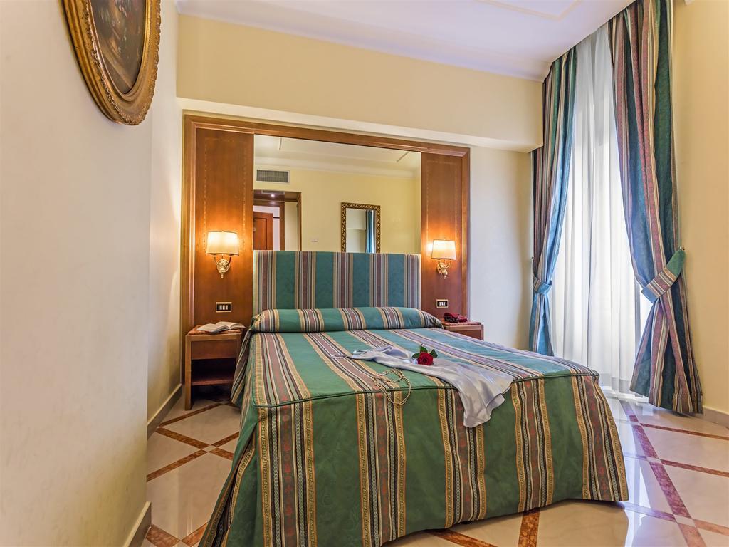Raeli Hotel Noto Róma Kültér fotó