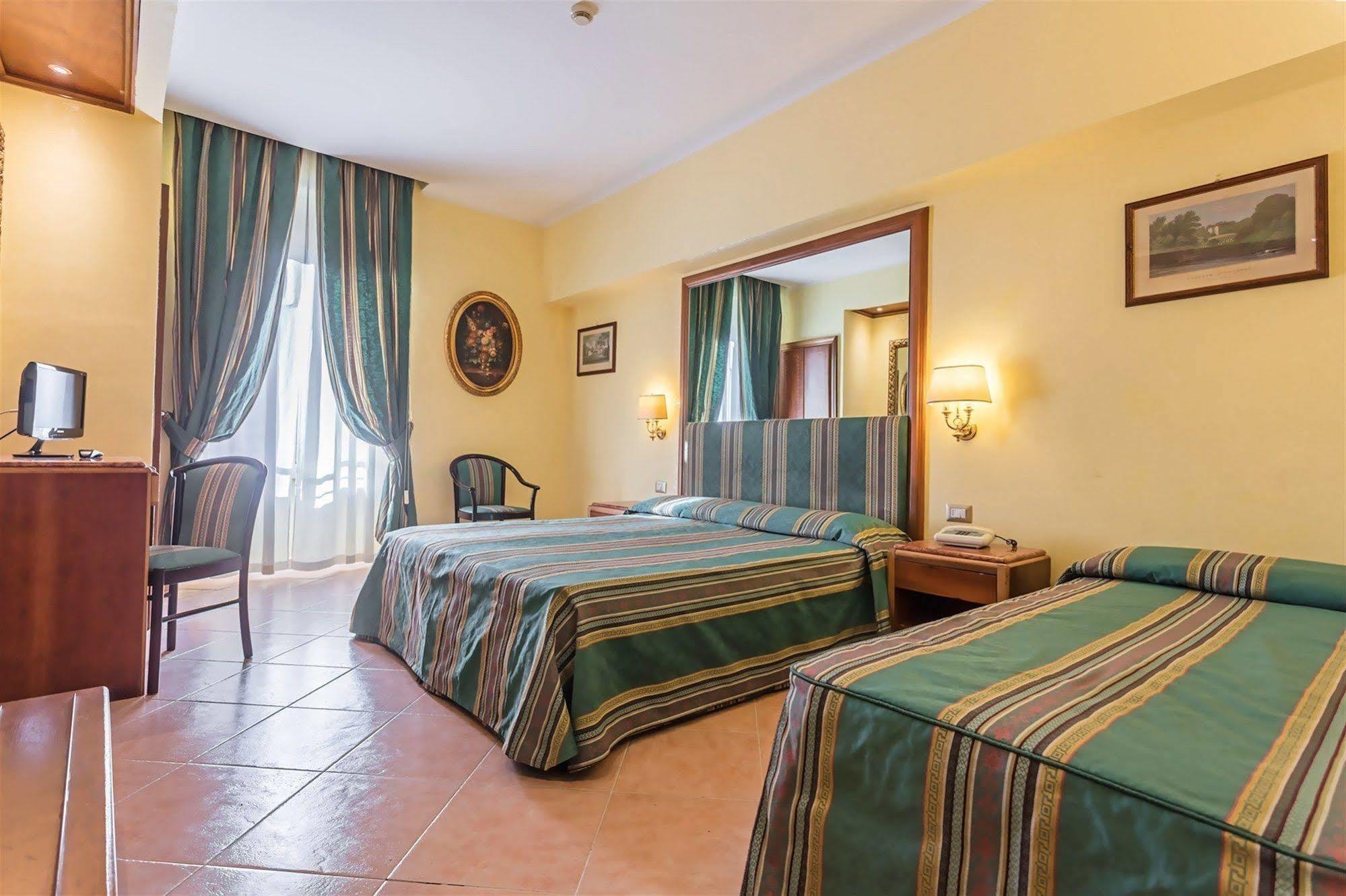 Raeli Hotel Noto Róma Kültér fotó