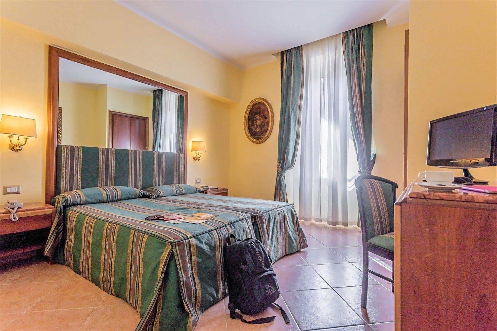 Raeli Hotel Noto Róma Kültér fotó