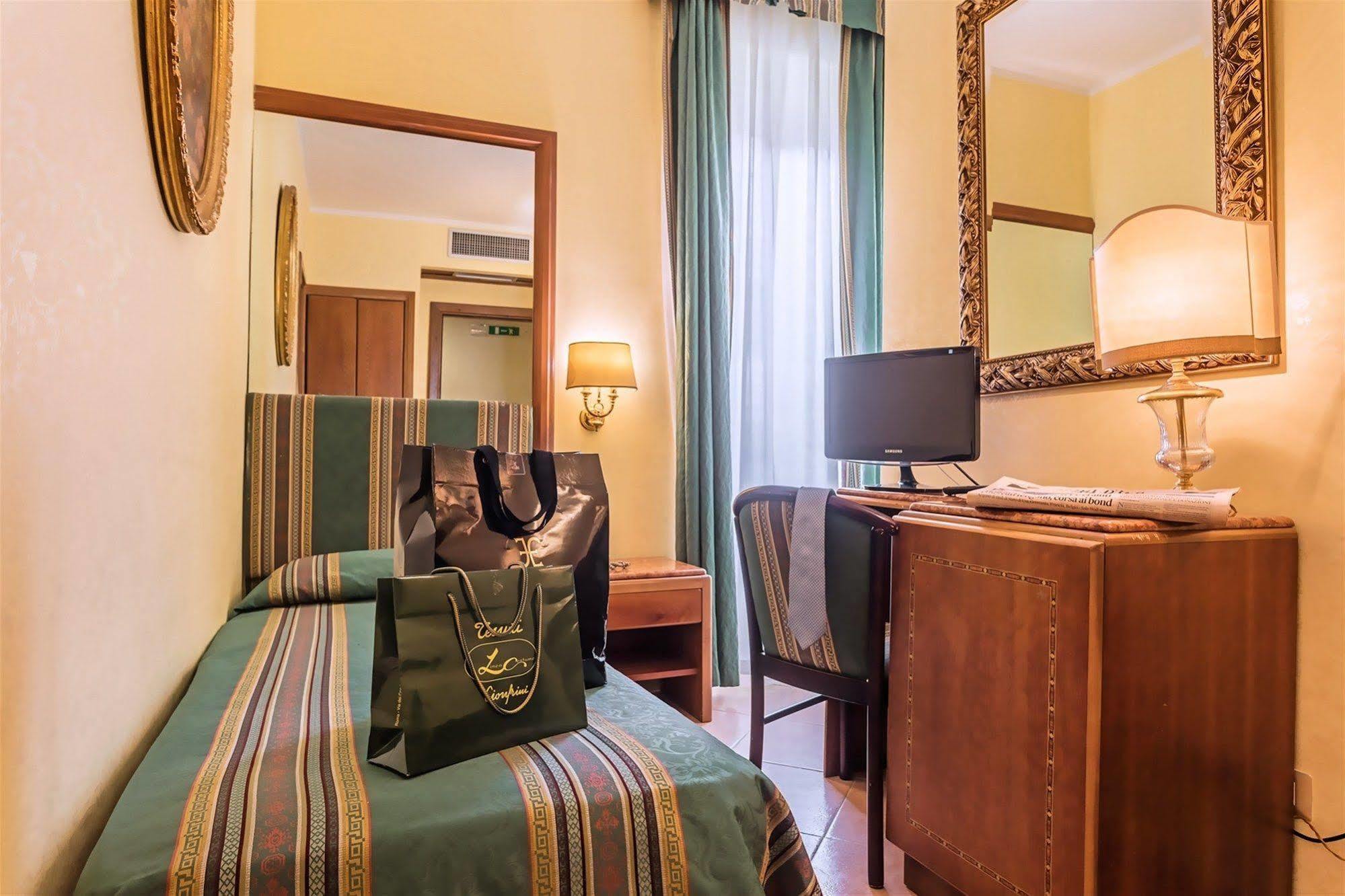 Raeli Hotel Noto Róma Kültér fotó