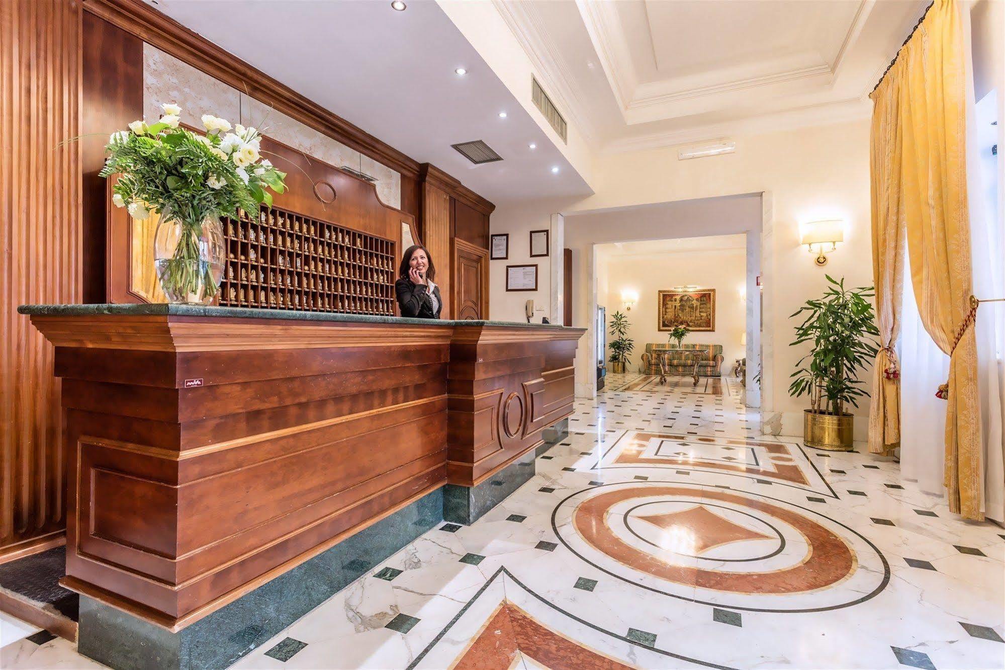 Raeli Hotel Noto Róma Kültér fotó