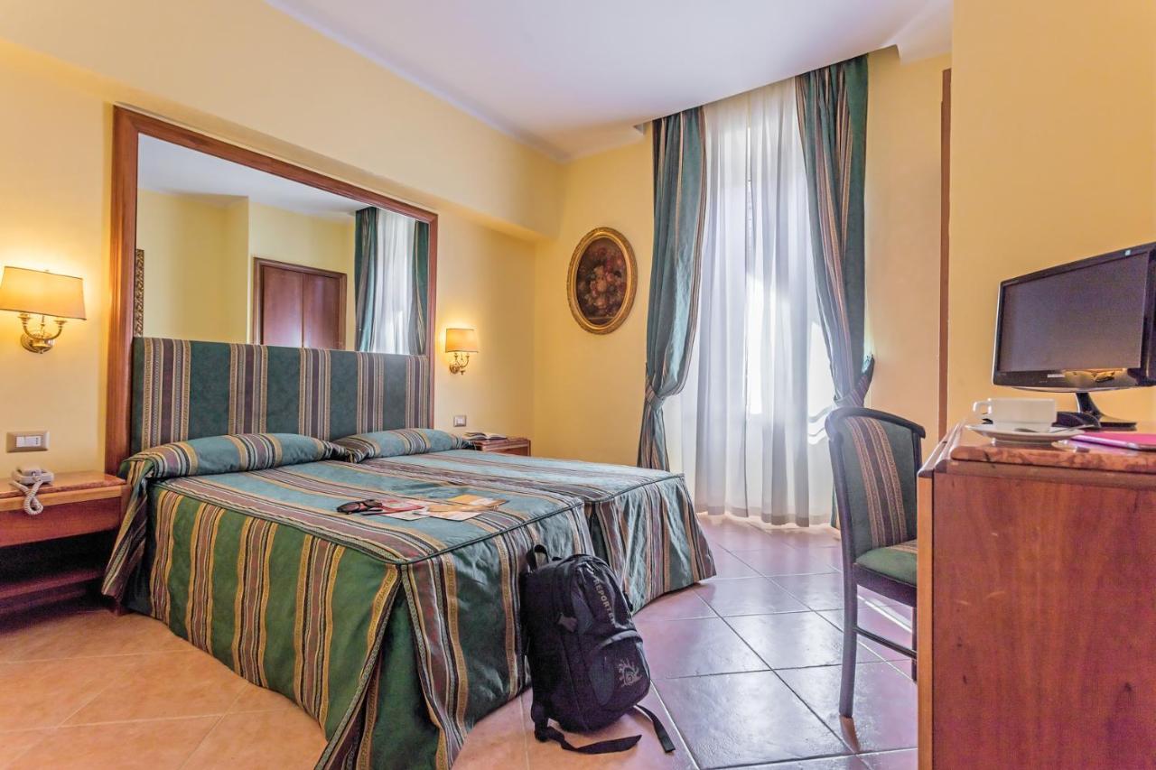 Raeli Hotel Noto Róma Kültér fotó