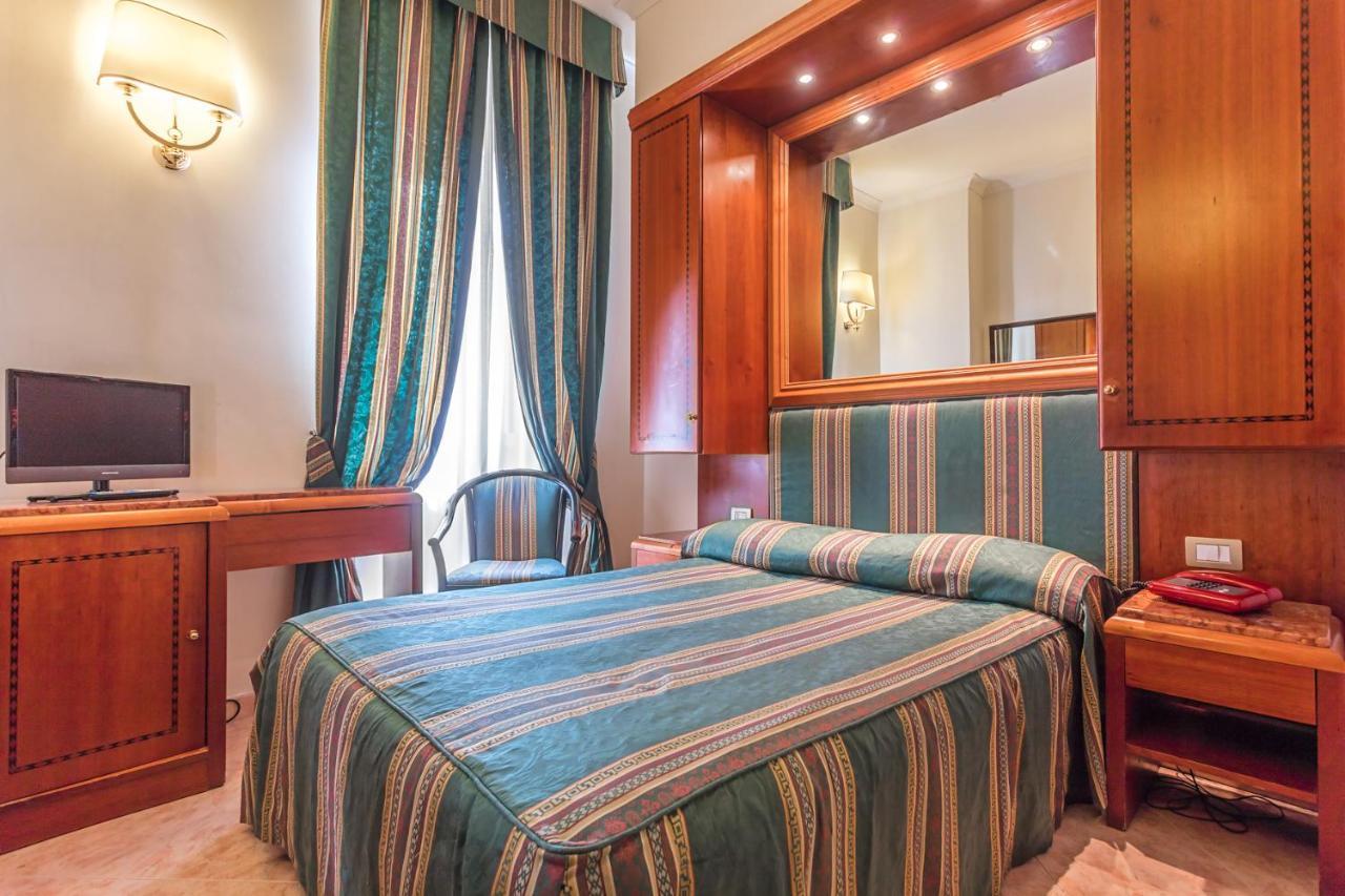 Raeli Hotel Noto Róma Kültér fotó