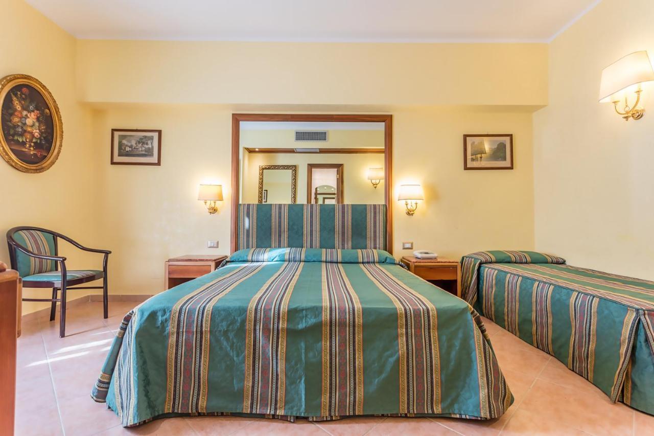 Raeli Hotel Noto Róma Kültér fotó