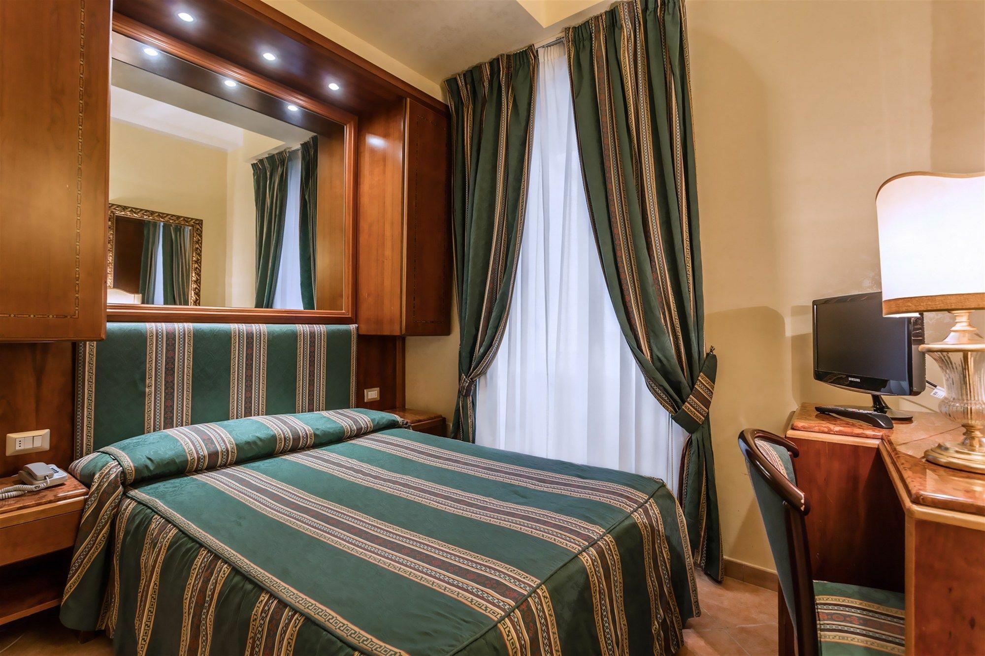 Raeli Hotel Noto Róma Kültér fotó
